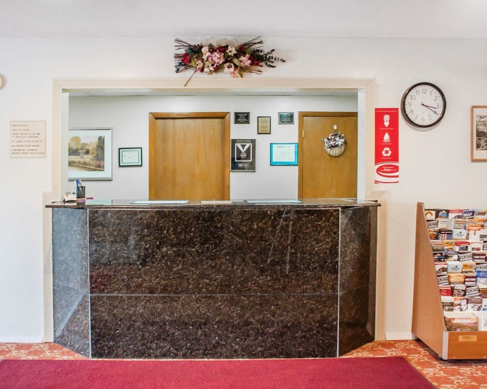 Econo Lodge Cuba I-86 view 2