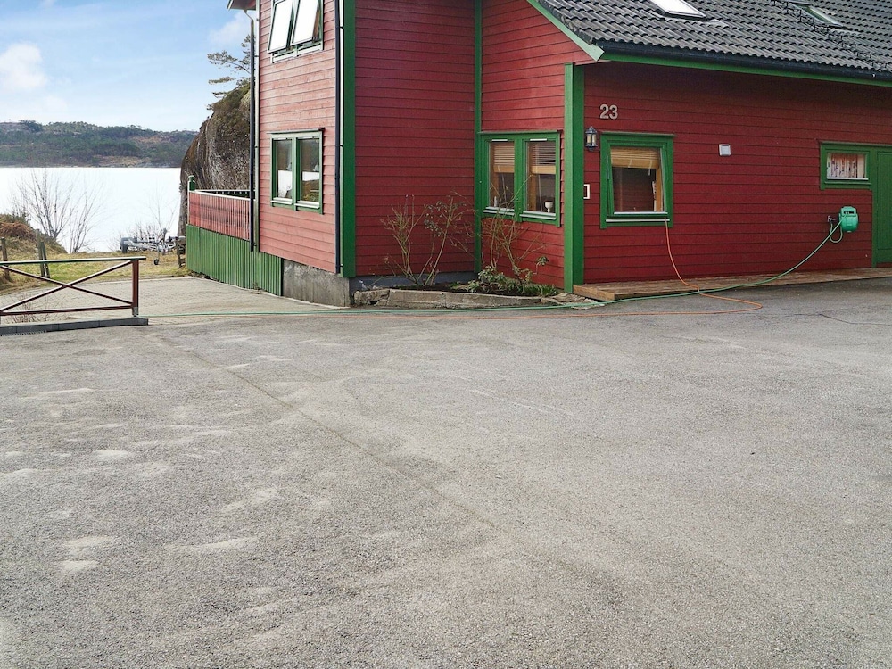 Photo 11