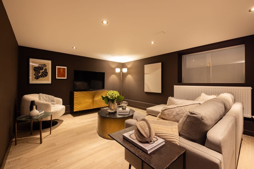 The Tyrwhitt Road Place - Lovely 2bdr Flat With Garden