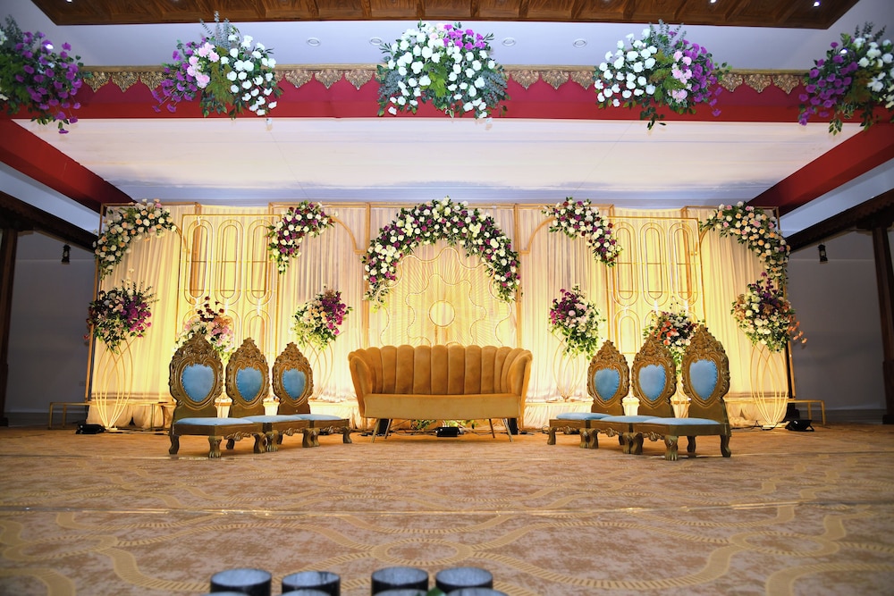 Shambhavi Hotel & Convention Centre
