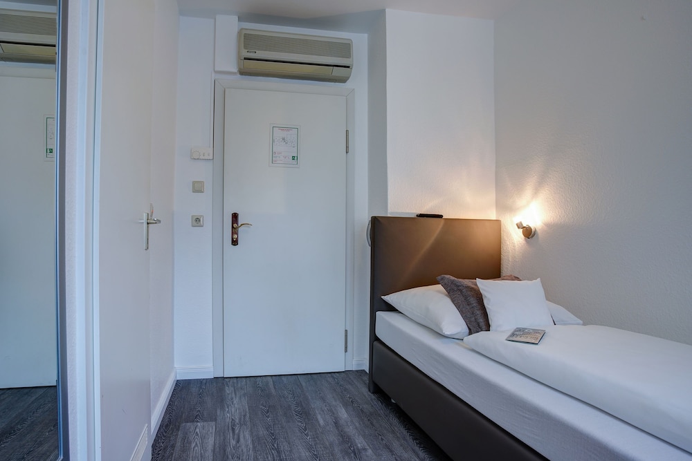 Hannover Vacations - Hotel Atlanta - Property Image 2