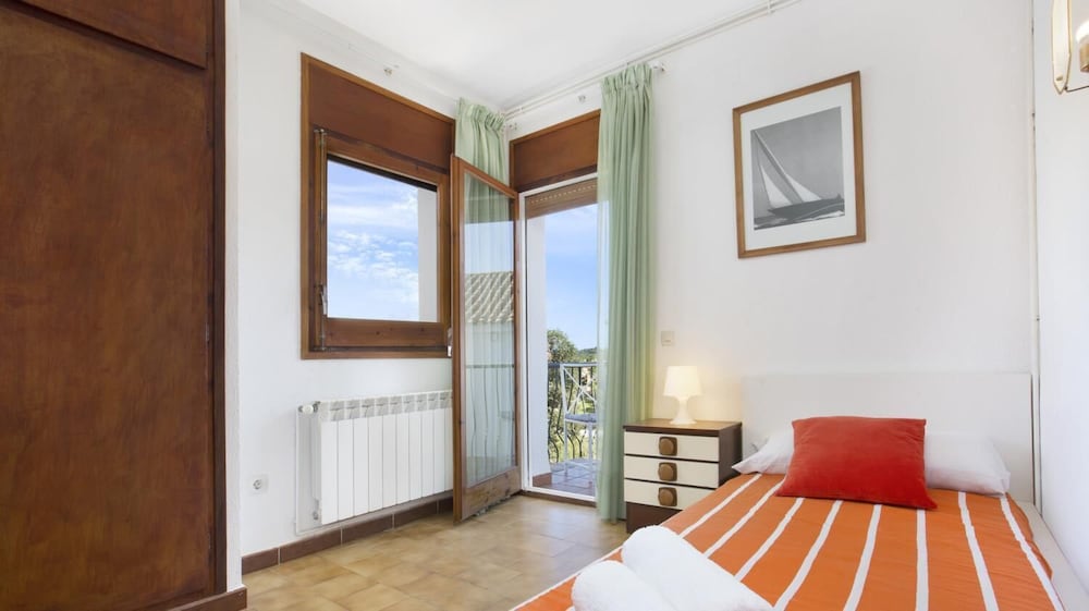 Tensi in Blanes With 5 Bedrooms and 2 Bathrooms