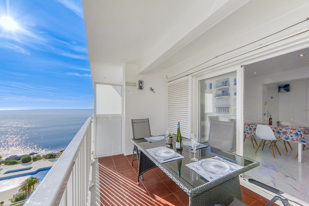 Apartment in Roses With Stunning Beachfront Views