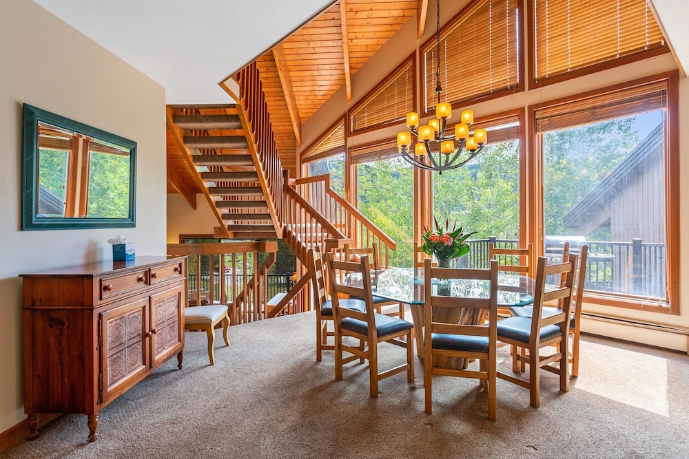 Pinnacle at Deer Valley Resort - Four Bedroom Condo with Hot Tub #1470 4 Condo