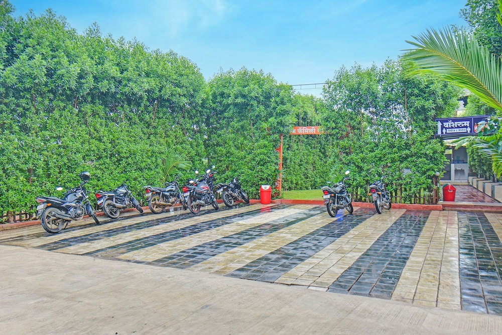 Fabhotel Relax Inn