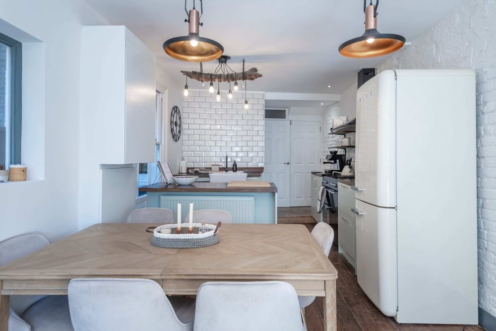 Stylish River Apartment - West Putney Embankment