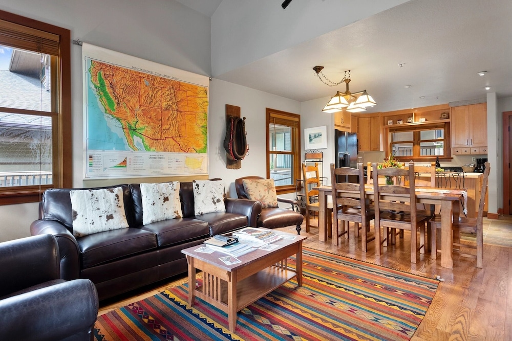 Greyhawk at Deer Valley Resort - Two Bedroom Condo with Hot Tub #12 2 Condo