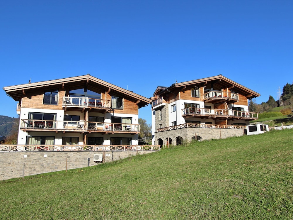 Stately Apartment on a Hotel in Kaprun With Sauna & Hot Tub view 2