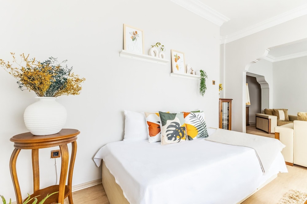 Tasteful Flat Near Moda Coast in Central Kadikoy