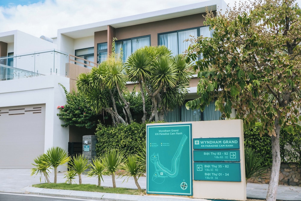The Palm Nest Cam Ranh Pool Villa
