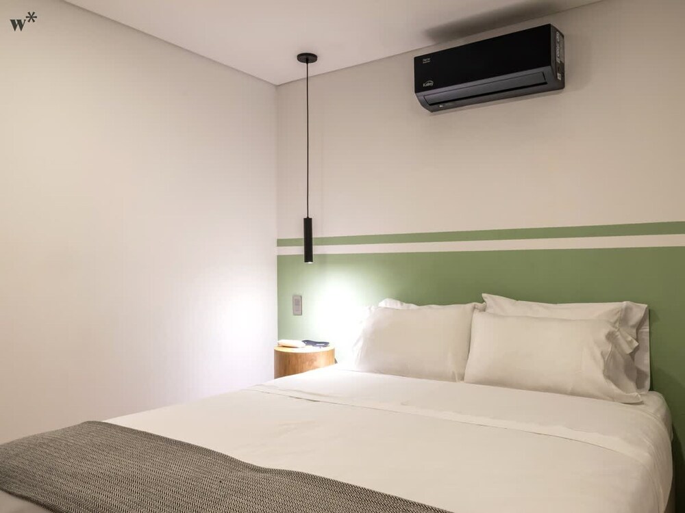 Cozy 3 BR w Balcony in Laureles Medell n