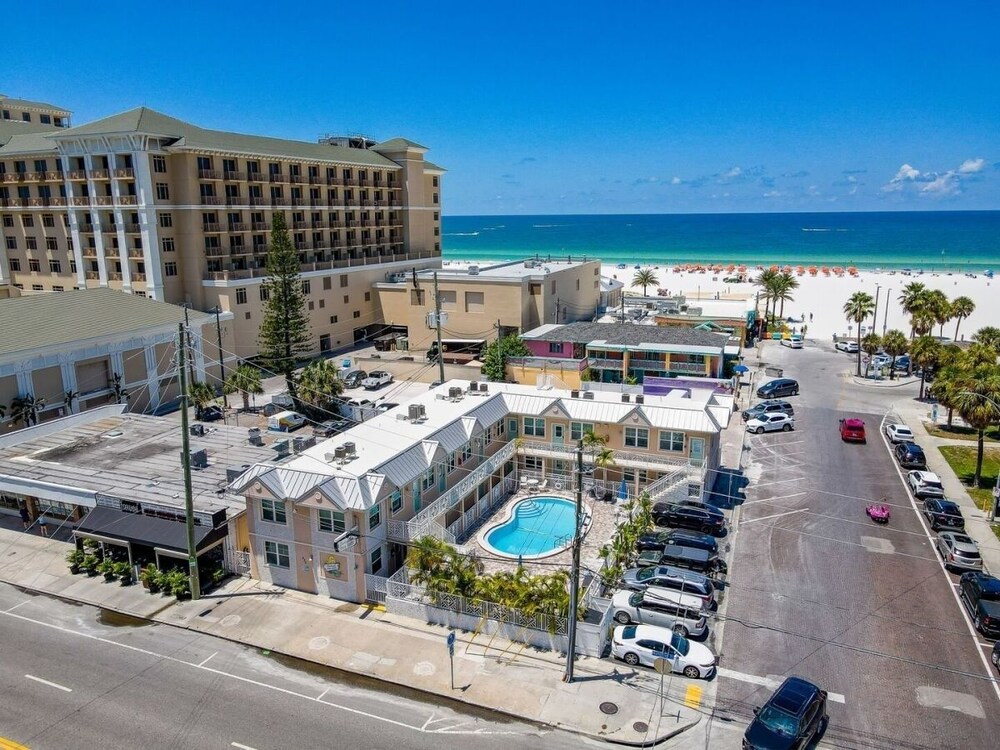 Clearwater Beach Suites 107 2 Bedroom Condo by RedAwning view 2