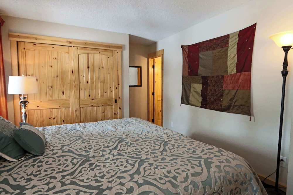 Family Fun Condo Stay for 6!