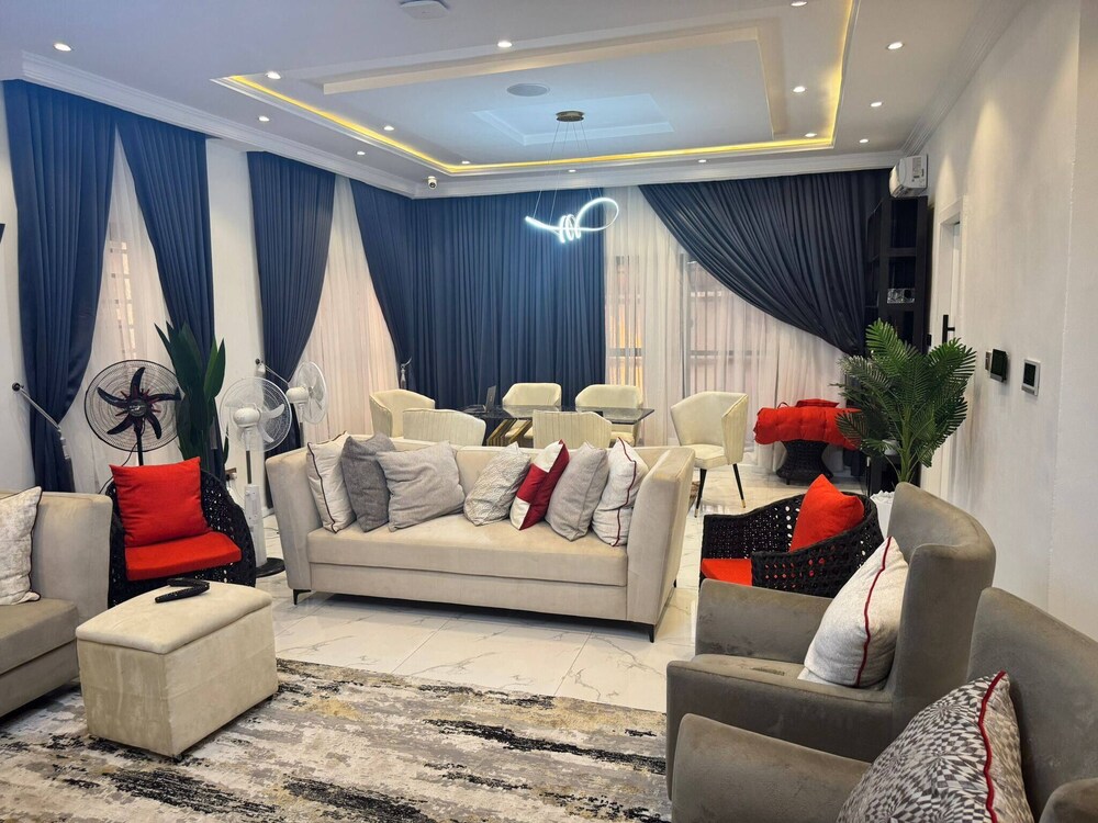 Serene Oasis in Lagos - Private Pool & Relaxing Ambiance