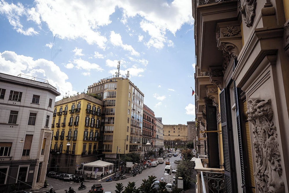 B&B Le 4 Stagioni Dante's Suites by ClaPa Group Dislocated Hospitality