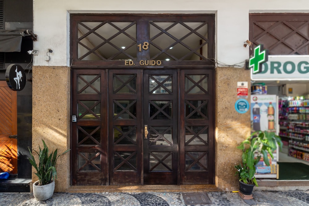 2 Minutes From Copacabana Beach D302
