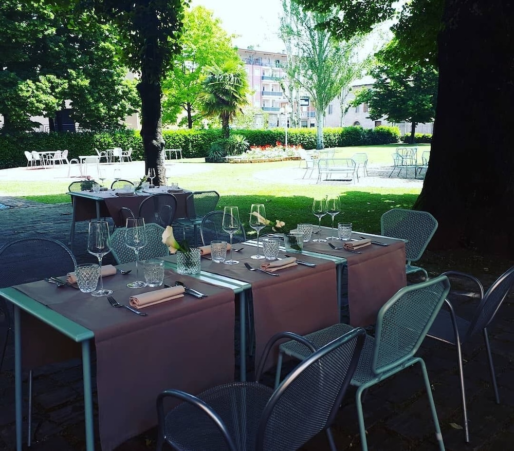 Mery Bistrot in Villa Bisbini view 5