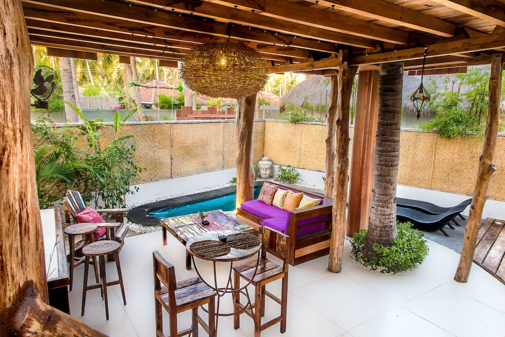 Gili Treehouses