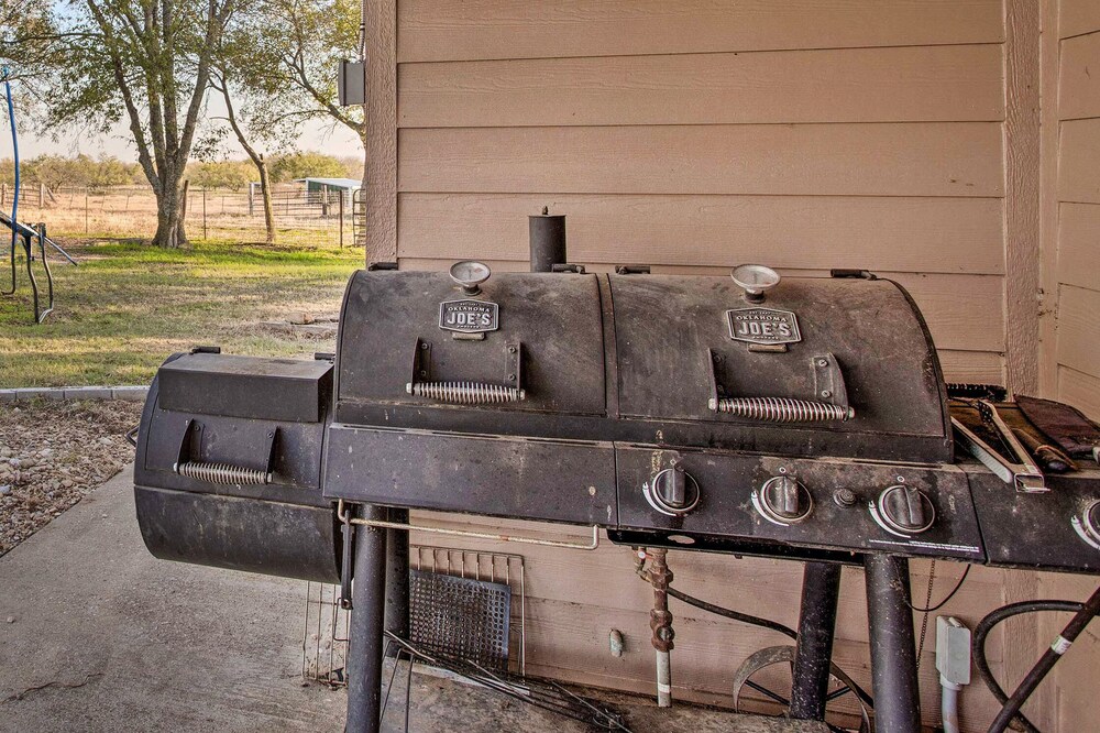 Gainesville Vacations - Charming Gainesville Retreat: Barn, Horses Welcome - Property Image 14