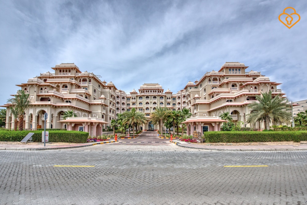 Grandeur Residence 1/bed Apt.