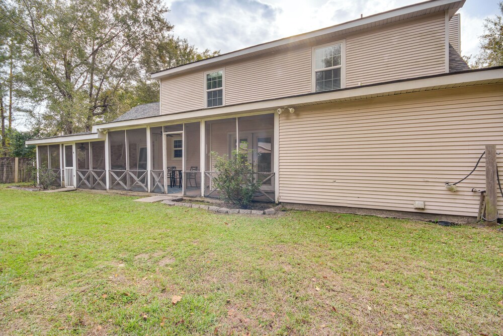 < 1 Mi to Waveland Beach: Spacious Family Home