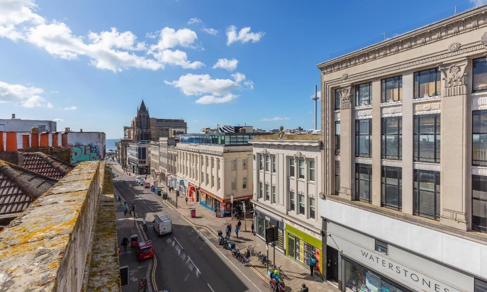City Heights One Bedroom Modern apt 100 Metres From Seafront view 5