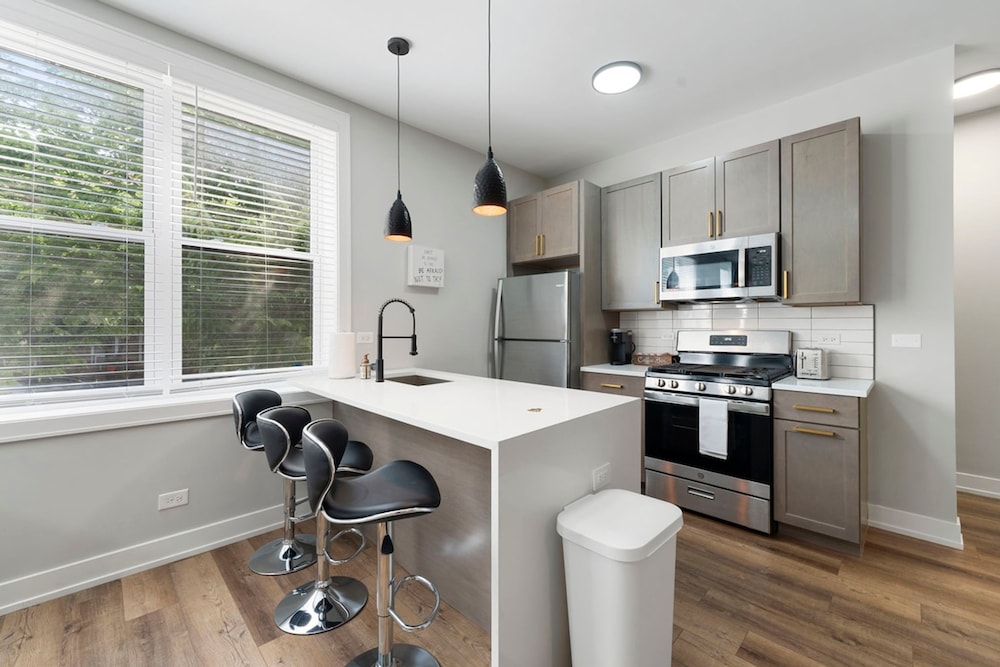 2 Bed 3 Bath Chicago Condo