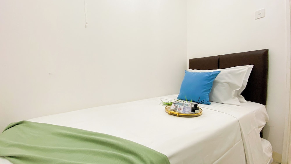 Relaxing And Homey 2Br At Bassura City Apartment