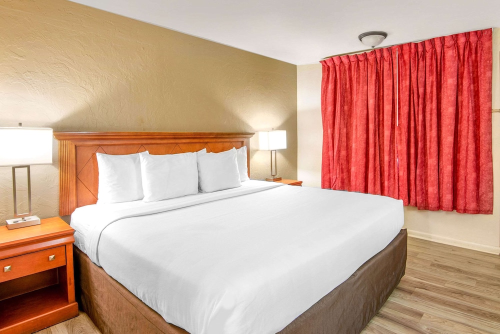 Econo Lodge  Inn & Suites Durango view 5