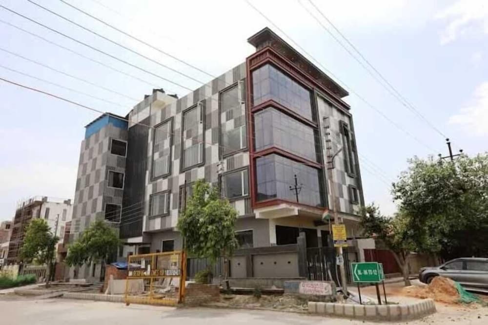TIVORA BOUTIQUE STAY