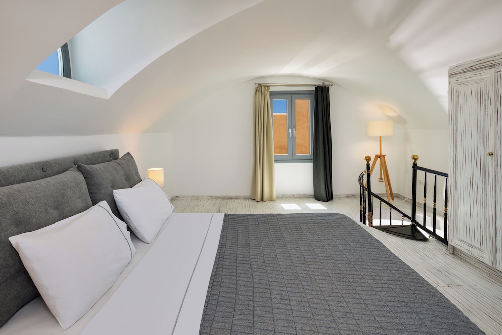 ArmonOia Suites