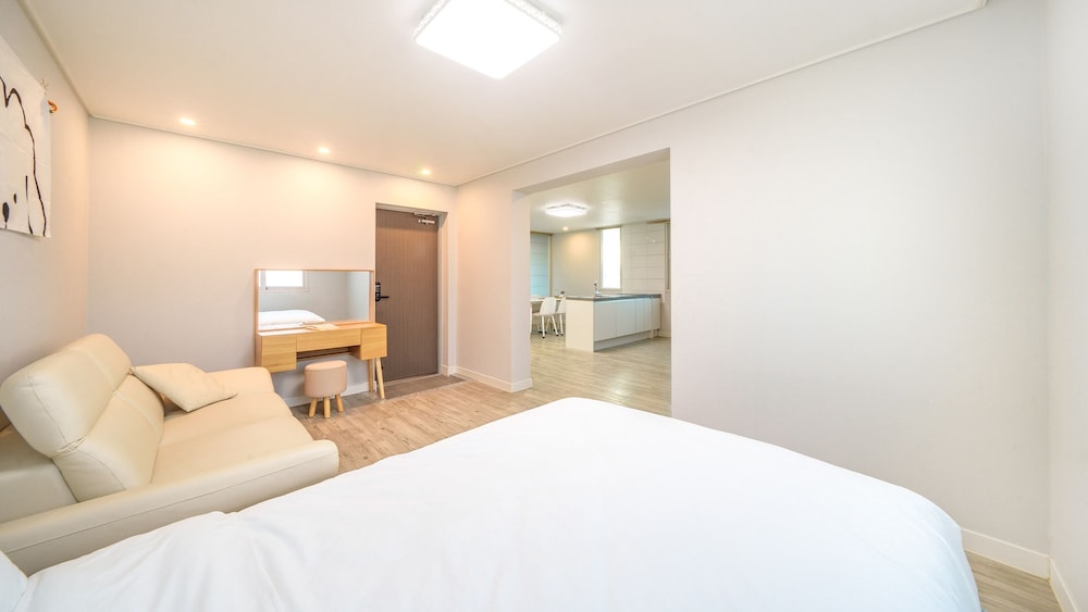Gyeongju Gampo Laviangrose Pool Villa