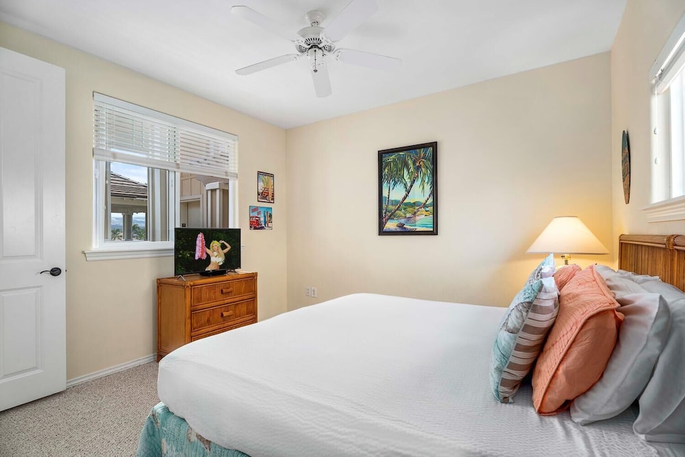 Top Floor - Amazing Golf & Mountain Views - Walk to Restaurants - Vrkcv