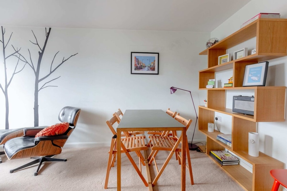 Warm & Inviting 1bedroom Flat With Patio, Camden Town!