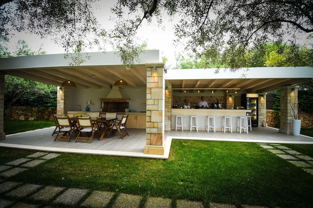 Artina Luxury Villa