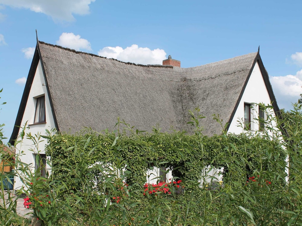 Cosy Apartment in Pepelow Near Baltic Sea