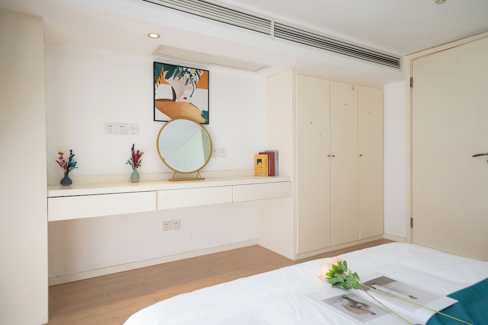 Shanghai Hills & Wanye Prime Stay