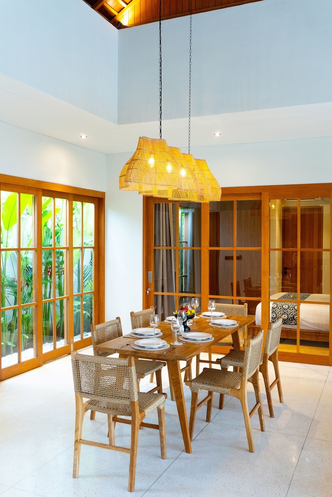 Ersanea Villas Seseh