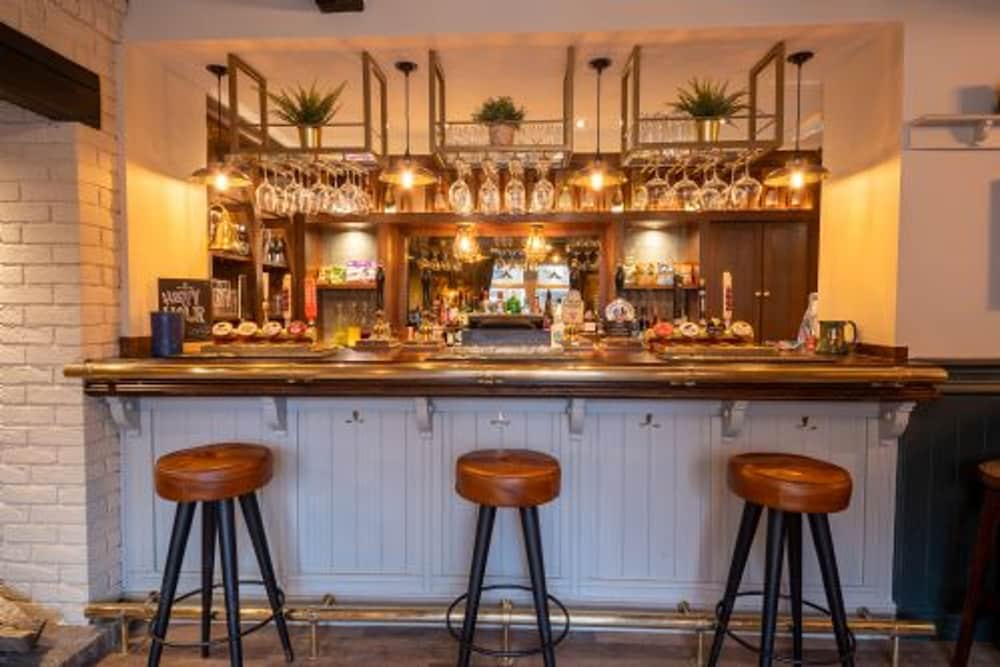 Host Stay Woodroffe Arms Hope Twin Room 2