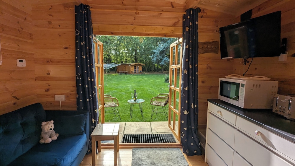 Snowdrop Cabin Retreat, dog Friendly, Peaceful
