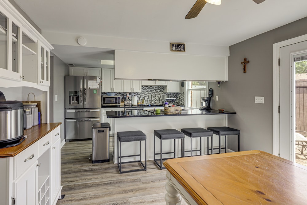 Townhome 10 Mi to Wpafb & Dayton!