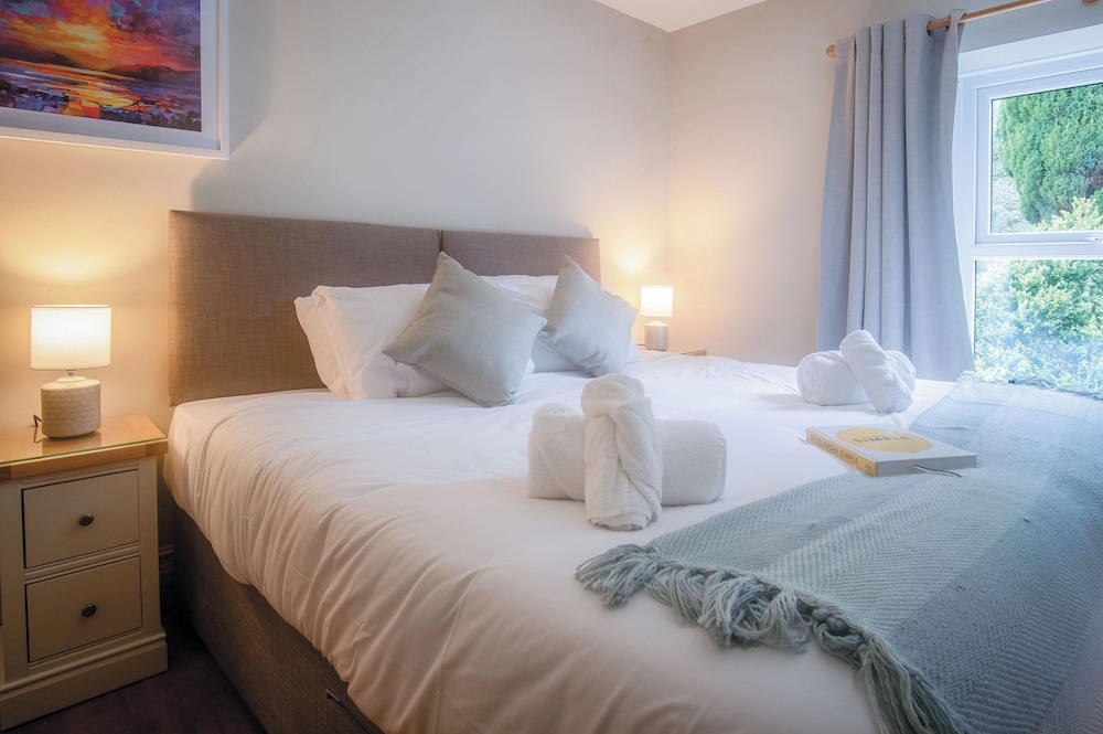Hill House - 4 Bedroom - Llanrhidian view 3