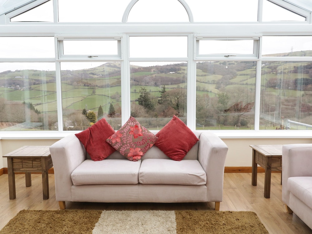 Bryn Derw Holiday Cottage