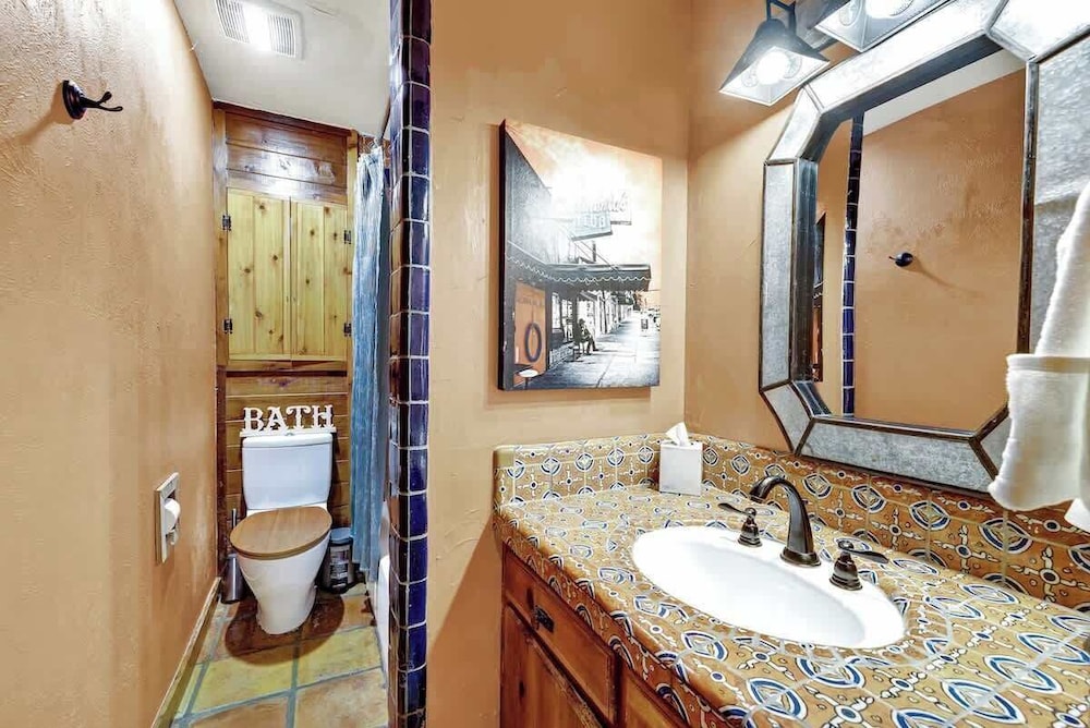 Terracotta Retreat/ Sleeps 30!
