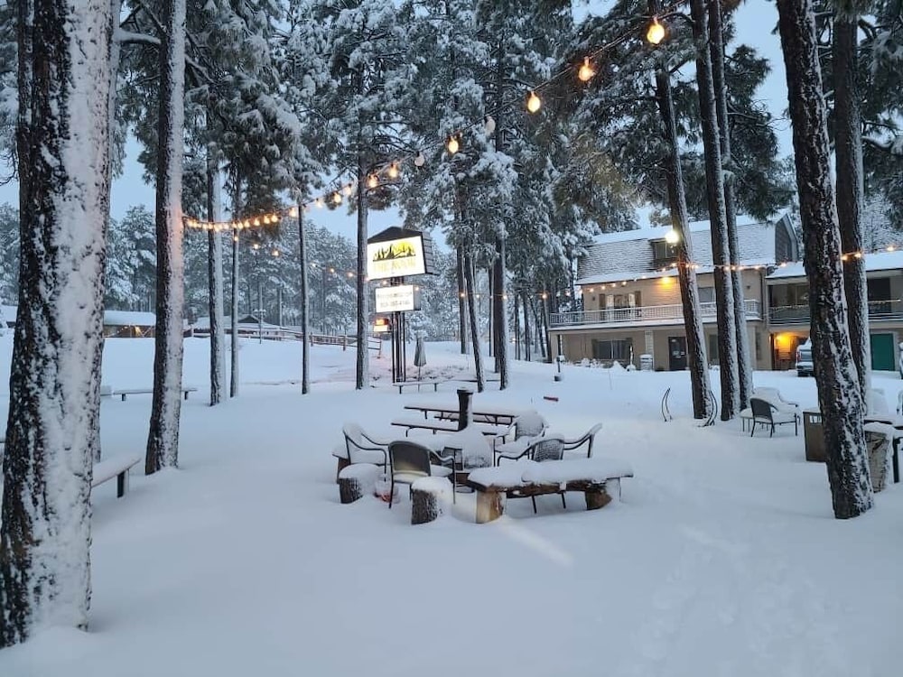 The Nook Pinetop view 5