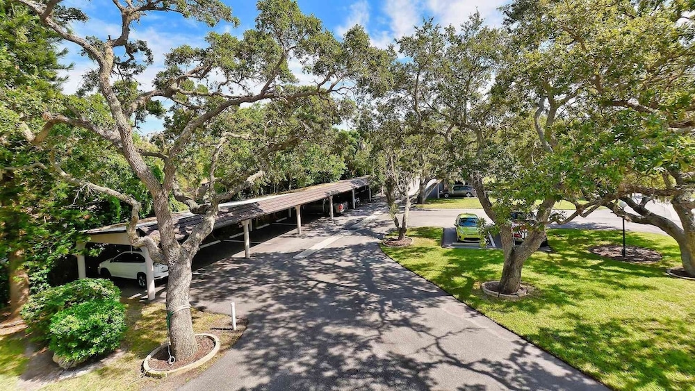 Anchorage Resort 2nd Floor 2 Bedroom Condo Facing IntraCoastal Waters 2 Condo