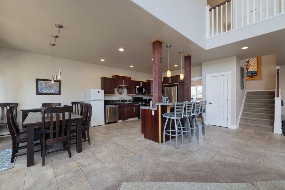 6BR 5 King Beds EV 10min Downtown