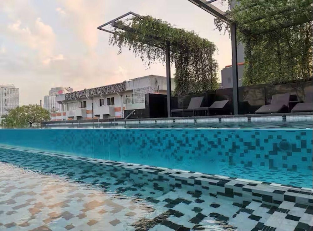Circle Living Skyline Residence