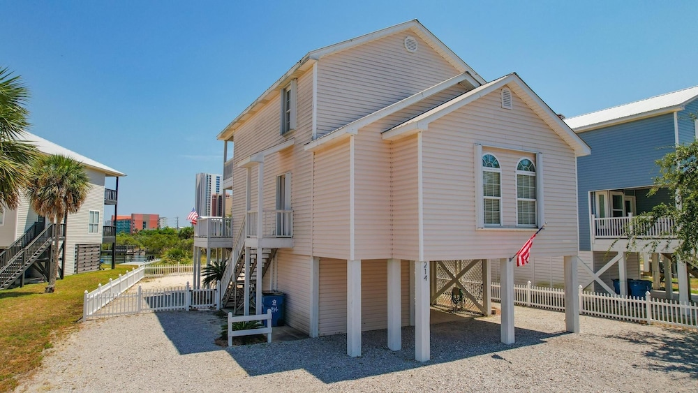 214 Shoreland