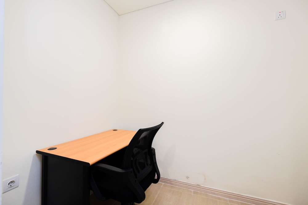Homey And Cozy Living 1Br + Working Room At Meikarta Apartment view 2